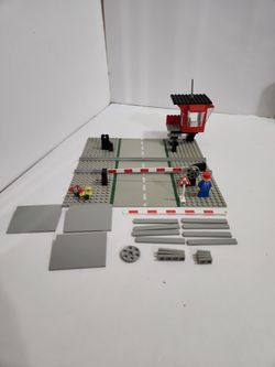 Lego Manual Road Crossing  7835 - 90% Complete