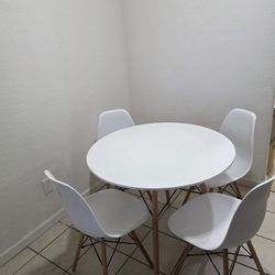 small dining table with 4 chairs