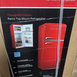 BRAND NEW IN BOX MEDIUM REFRIGERATOR 