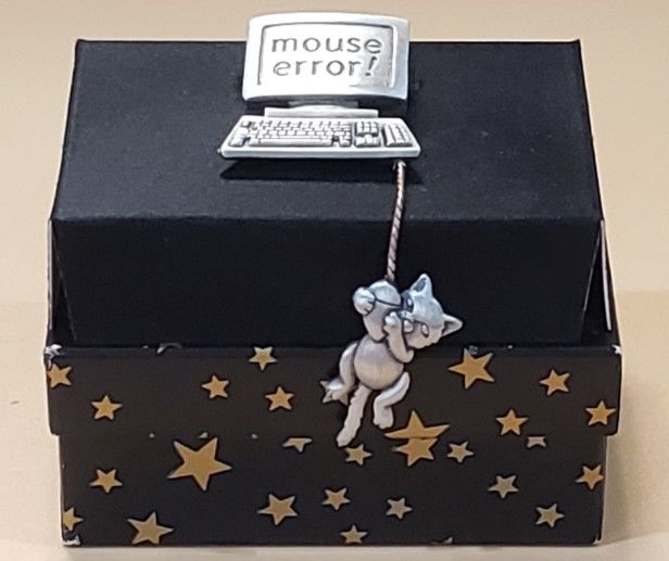 Women's Brooch Dangling Cat