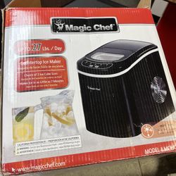 Magic Chef MCIM22B Counter Top 27lb Per Day Capacity Ice Maker (Black)