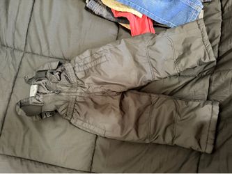 Brand new 2t snow pants