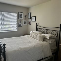 Black Metal Bed Frame (Full Size) 