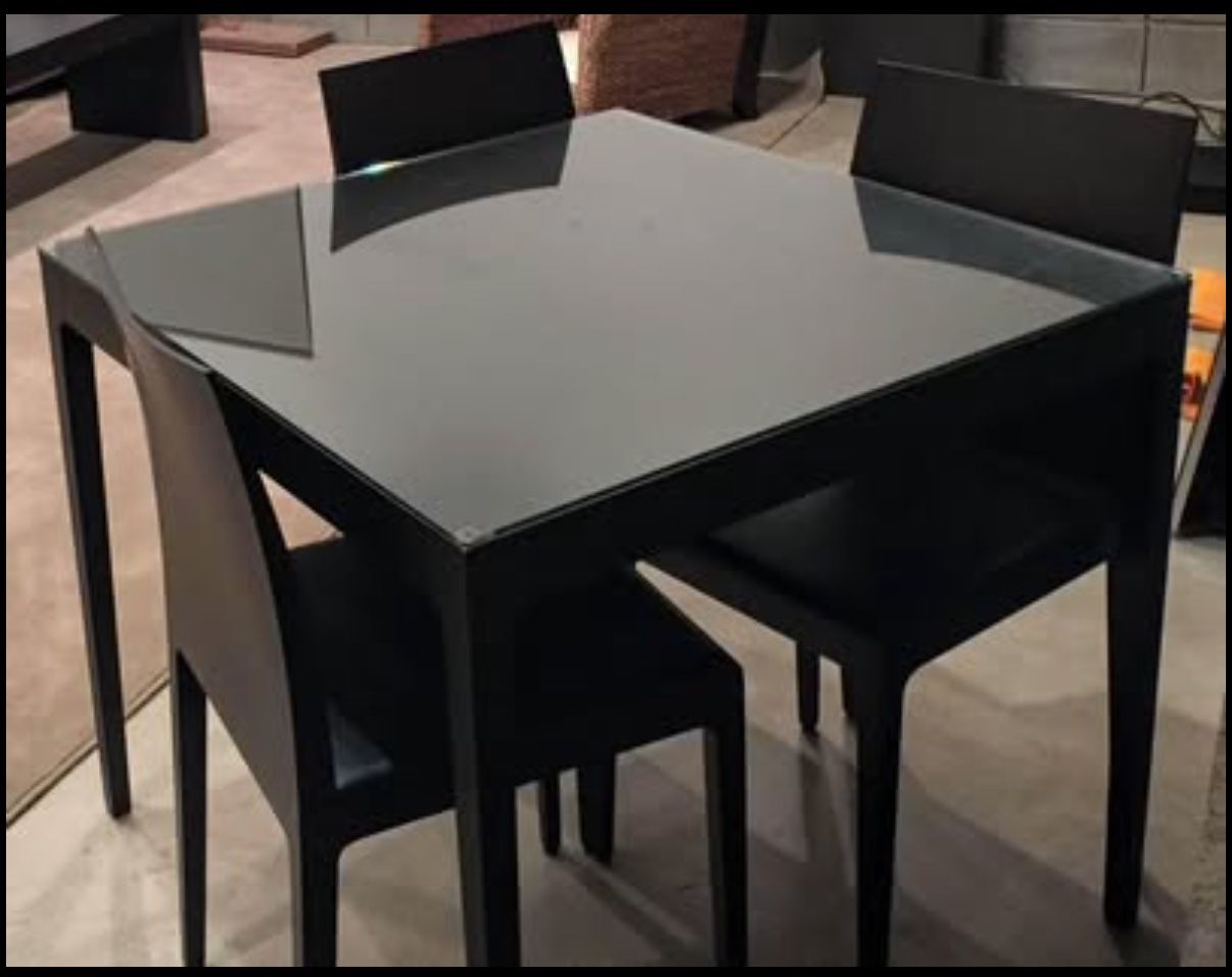Design Within Reach (DWR) Anna Breakfast/game/dining Table