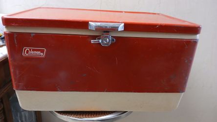 Vintage coleman https://offerup.com/redirect/?o=bWV0YWwuaWNl chest cooler