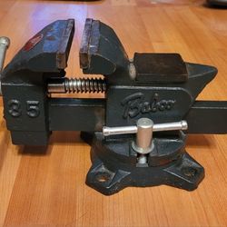 VISE 3.5" EXCELLENT CONDITION $30