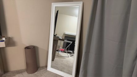 White Large full length mirror like new
