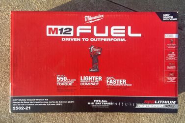 Milwaukee M12 FUEL 3/8” Stubby Impact Wrench Kit