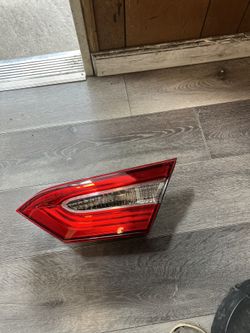 toyota camry right inner trunk lid tail light 2018 2019 2020 2021 2022 2023 2024