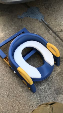 Toddler toilet seat step