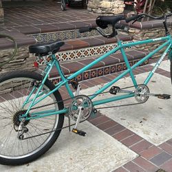 Tandem Two-seat Bike, 5-Speed Bicycle For Two: Iron Horse Amigo 