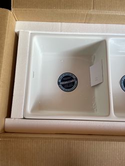 30 in. Farmhouse/Apron-Front Undermount Double Bowl Crisp White Fireclay Kitchen Sink