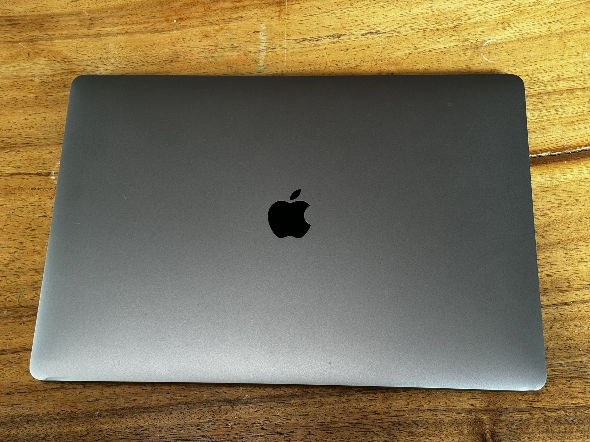 Apple MacBook Pro 15” 2018 2.9 GHz 6-Core Intel Core i9 32GB RAM 1TB SSD Cracked Screen
