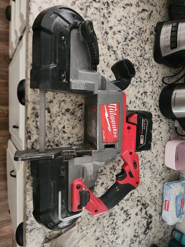 Milwaukee Band Saw W/Battery (5.0)