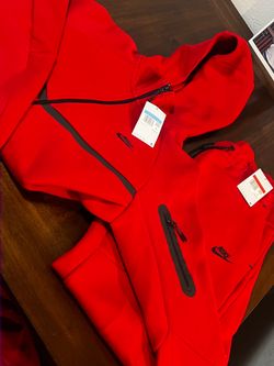 Brand new red & black Nike Tech AUTHENTIC ‼️