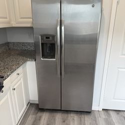$300 OBO  Refrigerator Works Perfect 