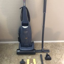 Kenmore Progressive Intelliclean (Light Lights Indicate When Carpets Are Clean), Direct Drive, Beltless,  3 Bags Included, Owned Since New  