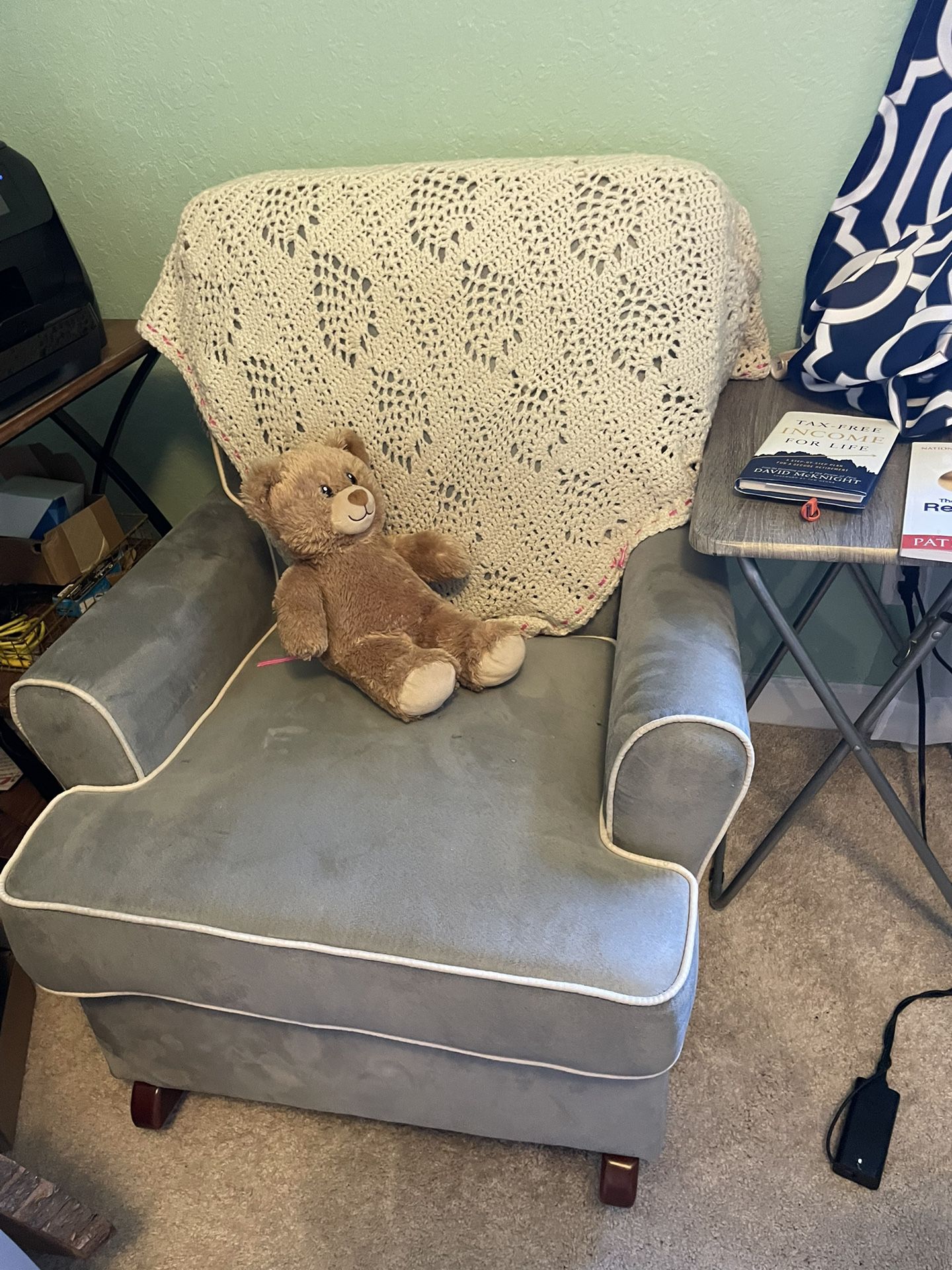 Newborn And Mama Rocking Chair 