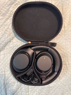 Sony WH-1000XM4 Noise Cancelling Headphones – Clean