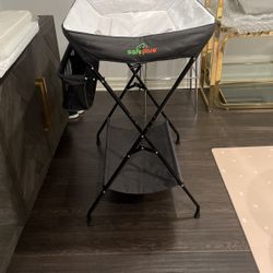 Safe Plus Changing Table 