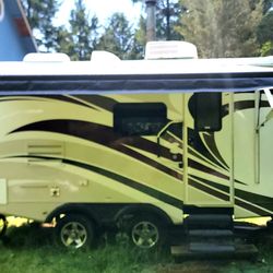 2011 Keystone Premier Ultra Light Camping Trailer