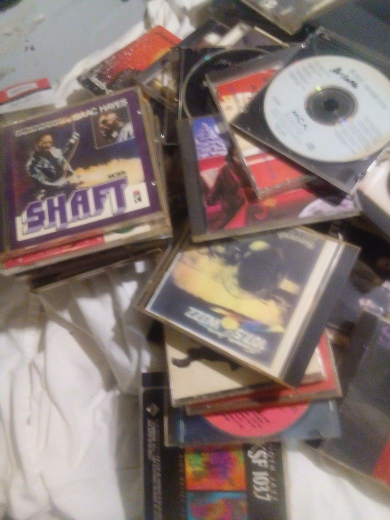 101 CDs . See pics. Includes teddy Pendergrass.marvin gaye, Dianna Ross, Al Green, and many more