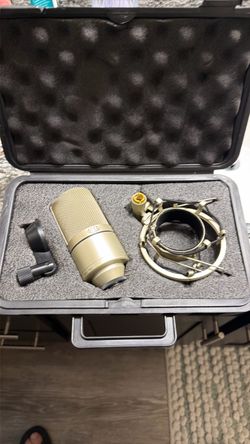 MXL Condenser Microphone with Case and Shock Mount