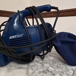 BLACK & DECKER.      DIRTVAC