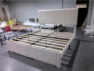 King Bed Frame with Belgrave Headboard, White
Platform Bed With Notched-Corner Adjustable Headboard, Wooden Slats Support, Noise-Free, No Box Spring N