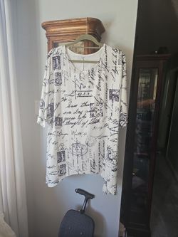 White Script Print Tunic Top