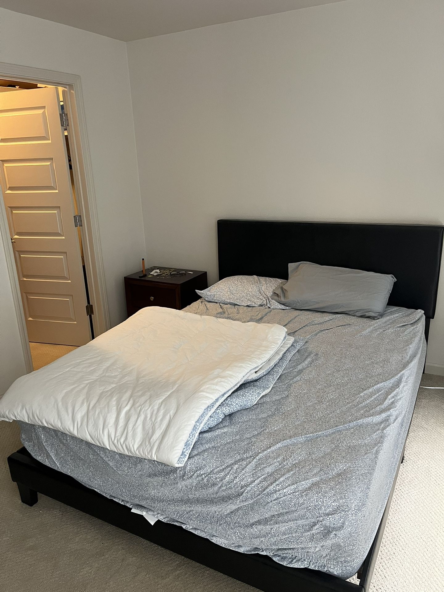 Bed frame + Mattress
