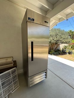 ARTIC AIR COMMERCIAL REFRIGERATOR