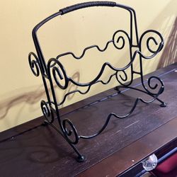 METAL WINE AND ALCOHOL HOLDER