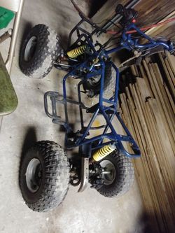 I work on lil fourwheelers if u need a hand fixing yours or finding whats wrong or need help making it run.hit me up 50 an hour for my time