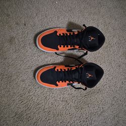 Size 11 Jordan 1 Mid Black Cone