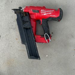 Milwaukee M18 FUEL 21 Degree Framing Nailer