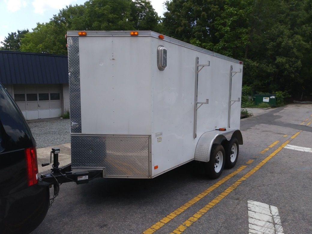2012. 6x12 bendron titan enclosed trailer