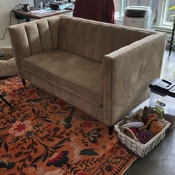 Leanna Channel Tufted Velvet Loveseat