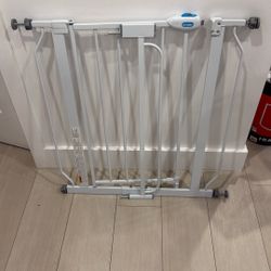 Regalo Extra Wide Baby/Pets Gate with Door: Easy Installatin