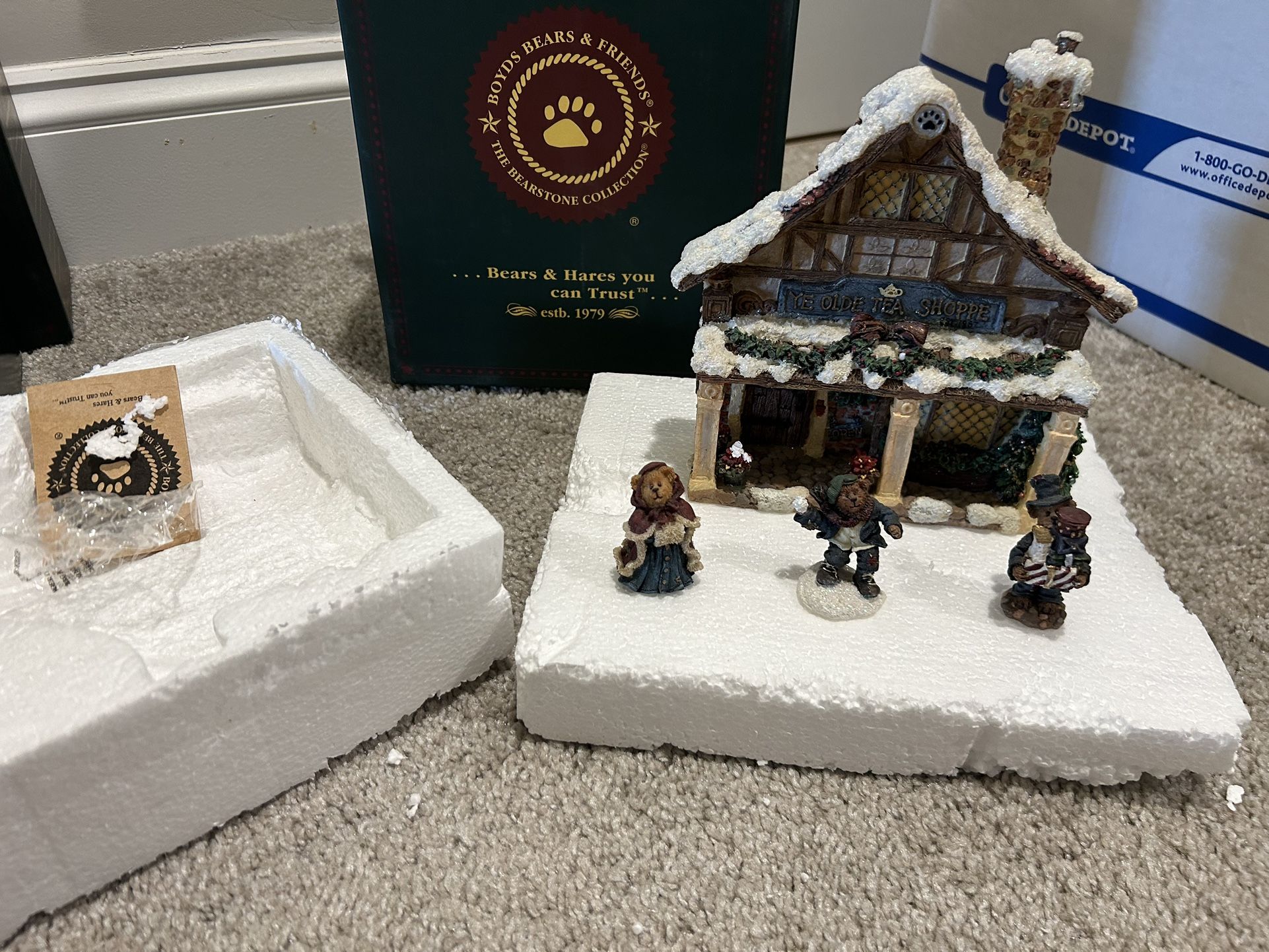 Boyd’s Bear - Dickens’ Tea shoppe - #24806