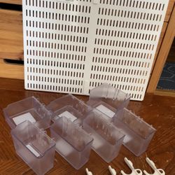 Elfa Utility Organizer Pegboard (18”x15”) w/accessories 