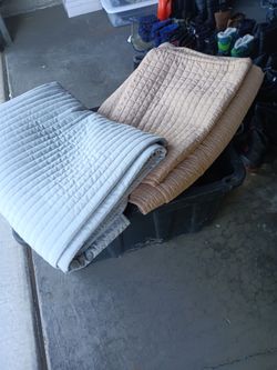 I have two blankets king size n bed spreads 10.00 each need gone