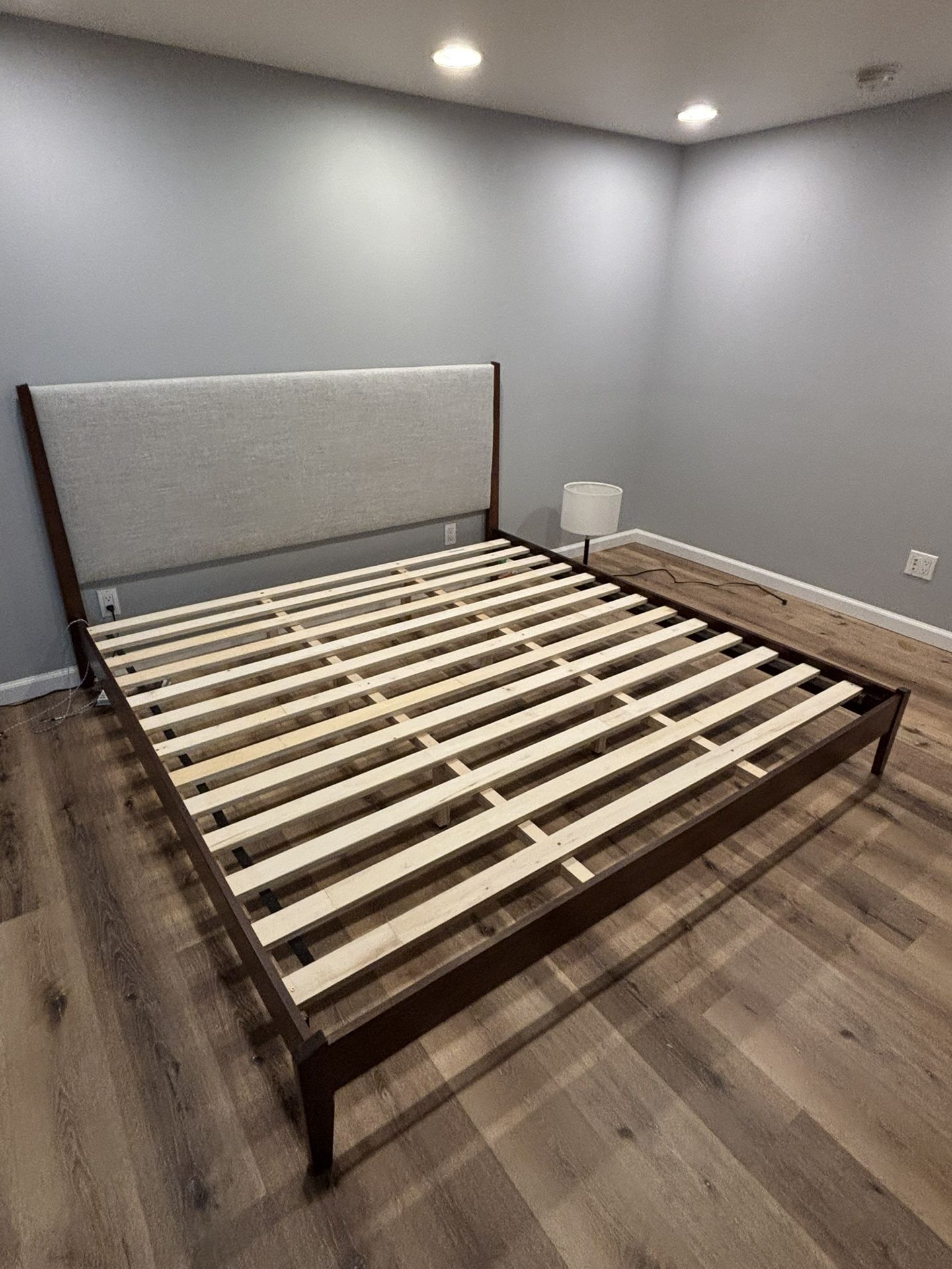 Wayfair King MCM bed frame - Pickup In west Seattle