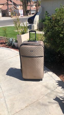 36” Tall Large 4 wheel Rolling Spinner luggage