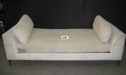 SITTING COUCH SOFA NICE CLEAN FREE DELIVERY