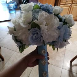 Blue And White Bouquet/ Quinceañera Ramo