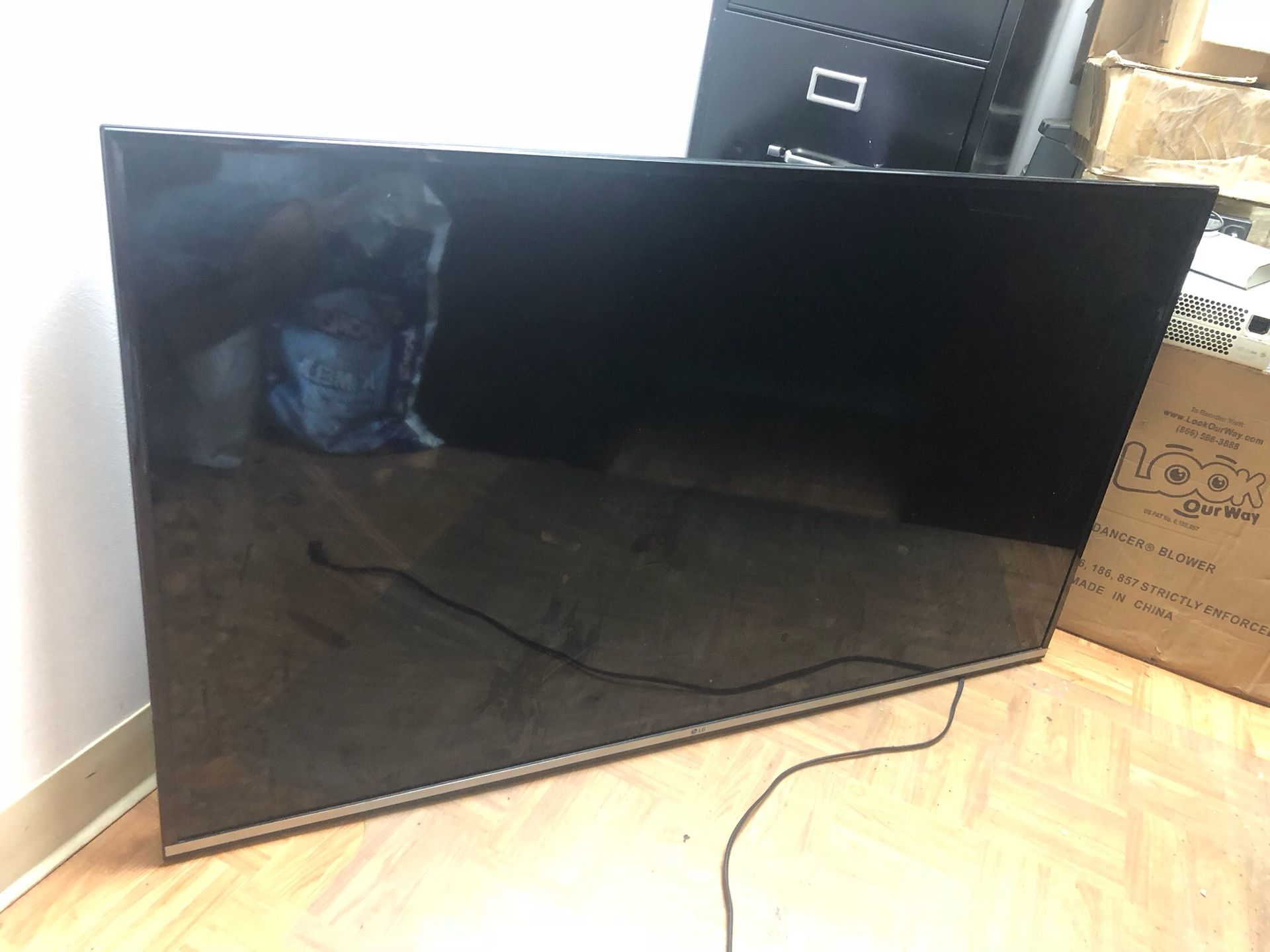 LG 50UH5530 4K UHD Smart LED TV 50” (USED IN GREAT CONDITION ) for