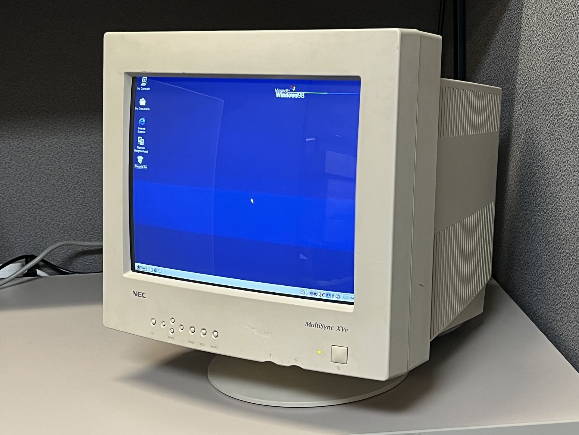 CRT Monitor - NEC MultiSync XV17 for Sale in Los Angeles, CA - OfferUp