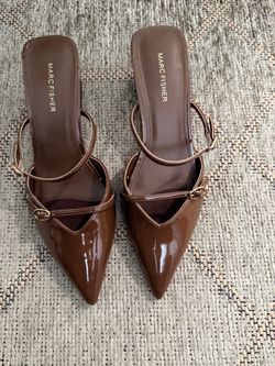 Brand New Marc Fisher Pointed Toe Buckle Strappy Kitten Heels - Size 10