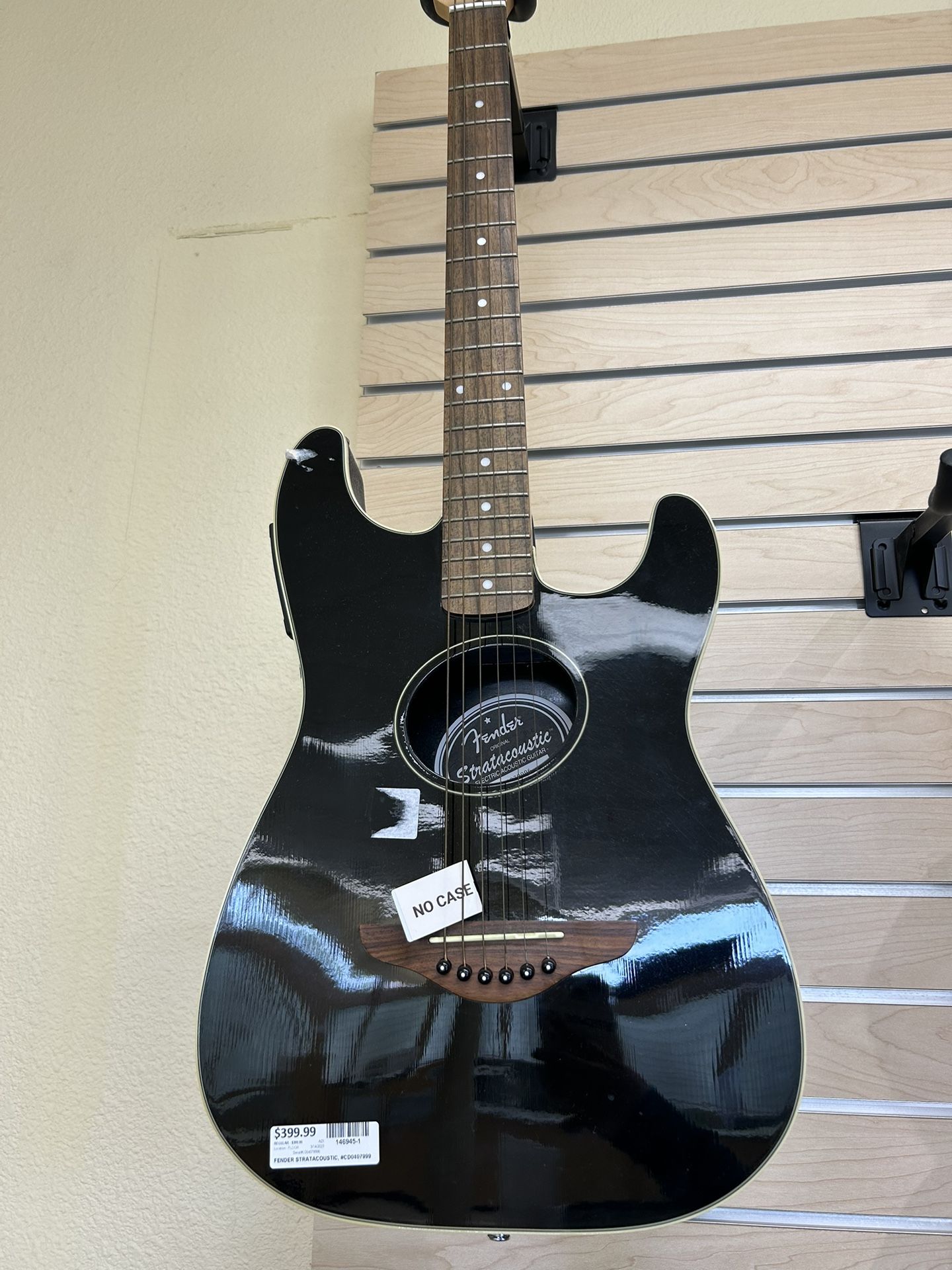 FENDER GUITAR